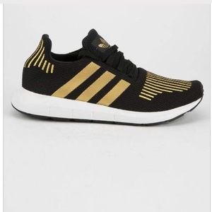 NIB Adidas Women’s size 8